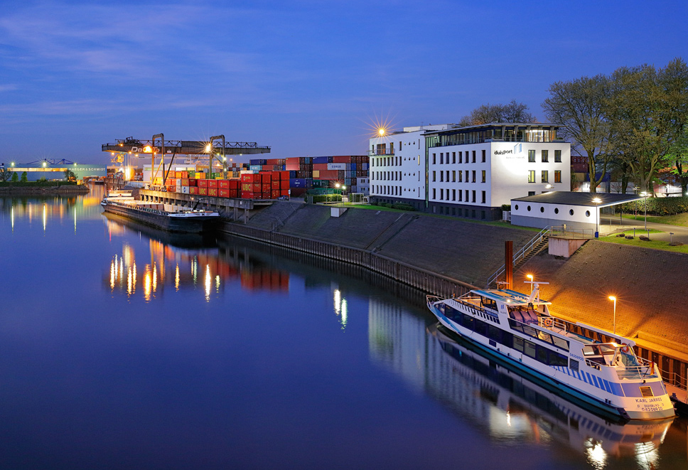 Hafen in Duisburg mit duisport