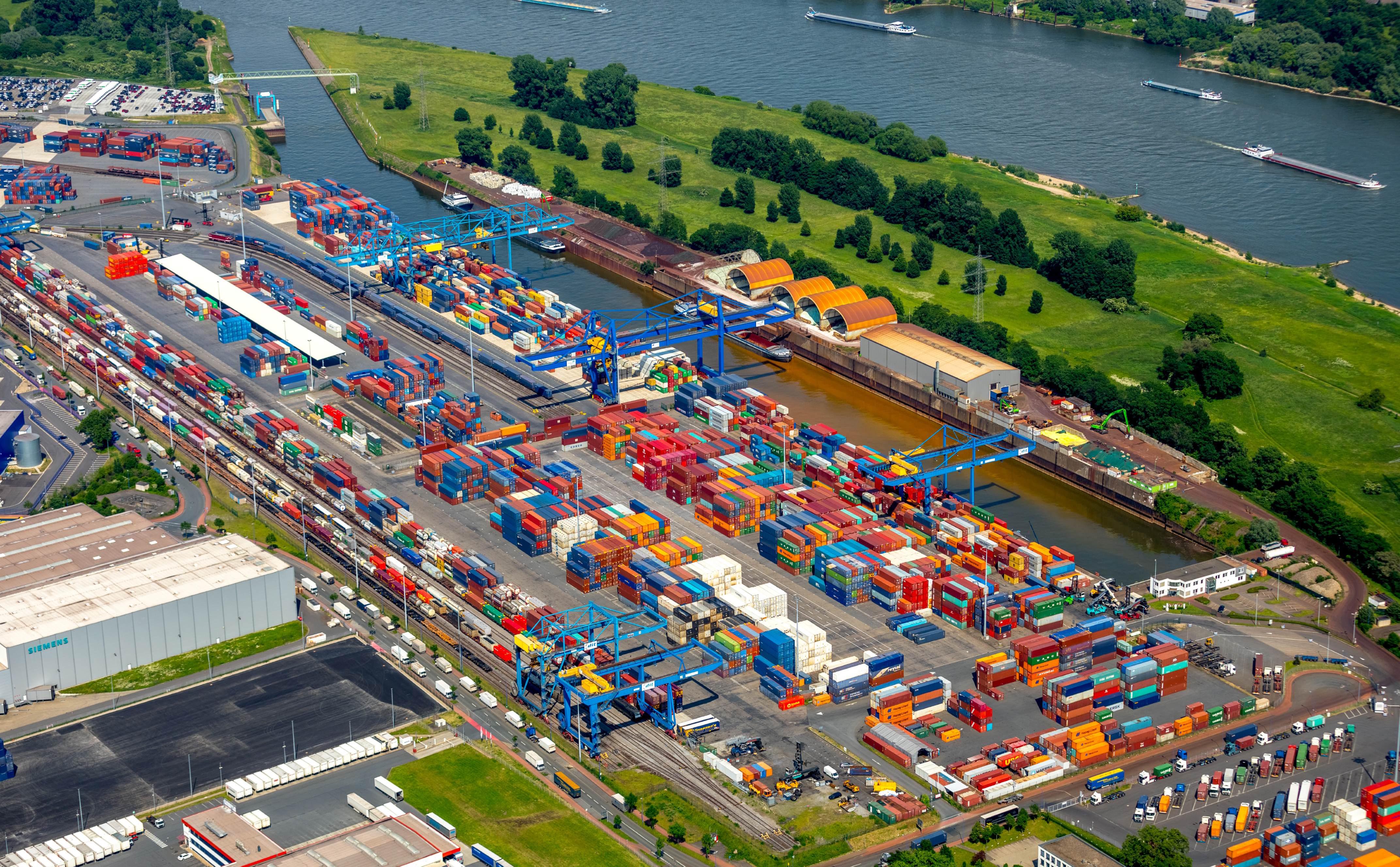 duisport stays the course in a difficult environment - duisport – Duisburger Hafen AG